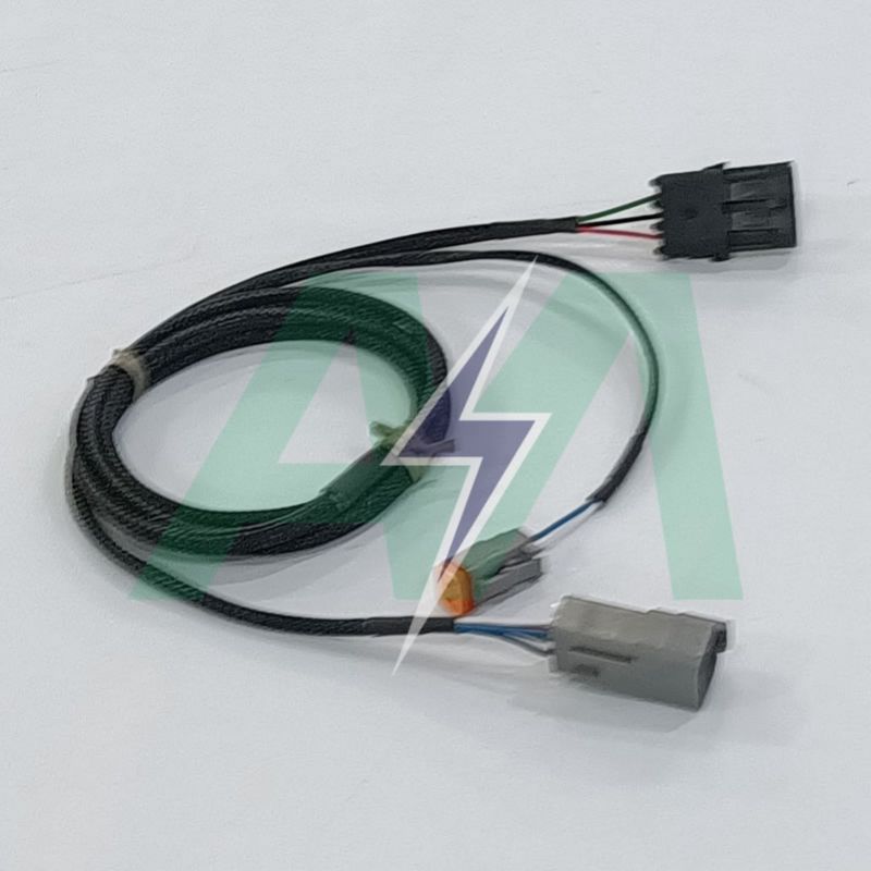 CHICOTE ELETRICO EMBREAGEM LONGO JOHN DEER AKK33624  John Deere Agricola Gr�os  Codigo	AKK33624
Descri��o	CHICOTE ELETRICO EMBREAGEM LONGO JOHN DEER
Equipamento	EMBREAGEM
Marca	JOHN DEERE
  EMBREAGEM,CHICOTE ELETRICO EMBREAGEM LONGO, JOHN DEER,AKK33624 Alves Martinelli Ribeir�o Preto