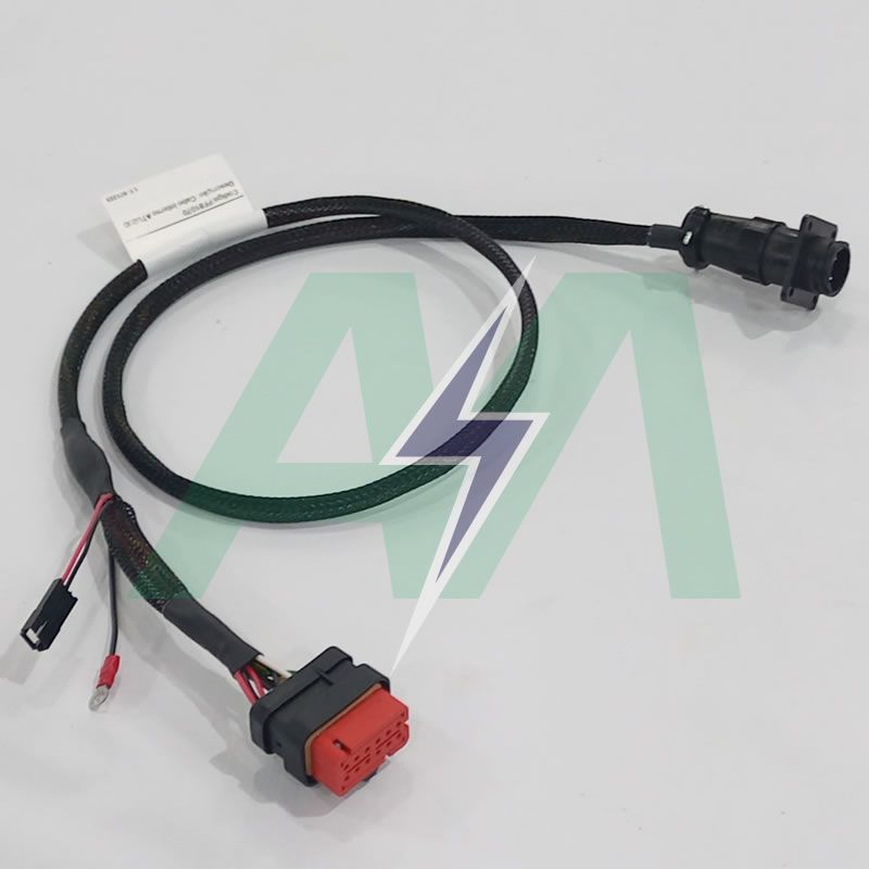 CHICOTE INTERNO ATU200 PF81070  John Deere Agricola Gr�os  Codigo	PF81070
Descri��o	CHICOTE INTERNO ATU200
Equipamento	ATU200
Marca	JOHN DEERE  ATU200, JOHN DEERE, CHICOTE INTERNO Alves Martinelli Ribeir�o Preto